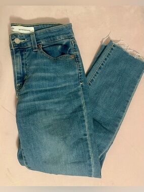 Signature by Levi Strauss Mid-Rise Blue Boyfriend Jeans with Raw Hem